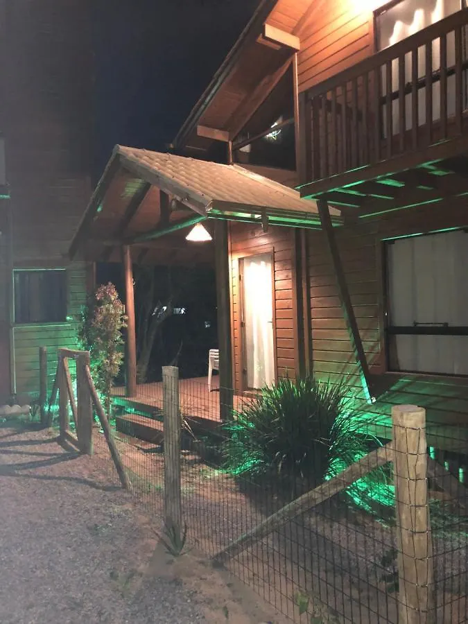 Cabanas Mahalo Imbituba  Imbituba (Santa Catarina)